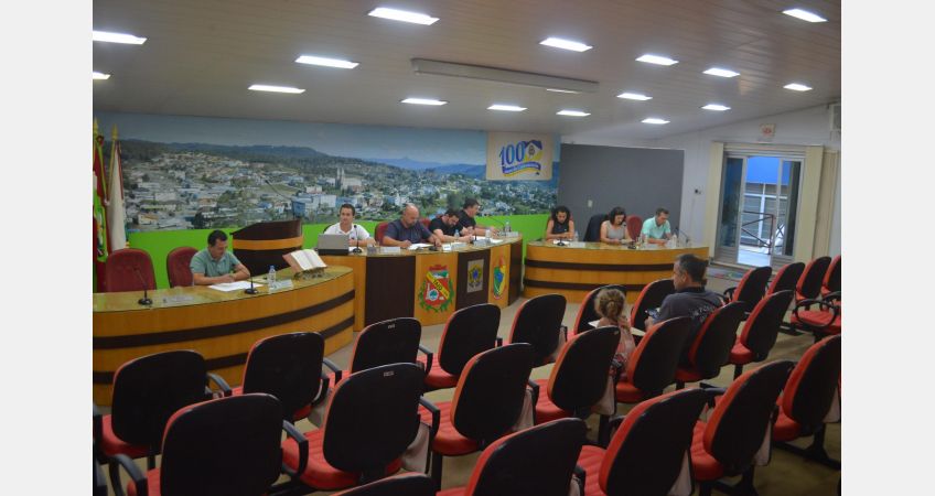 Câmara mantém veto do Executivo em projeto sobre consumo de bebida Câmara mantém veto do Executivo em projeto sobre consumo de bebida