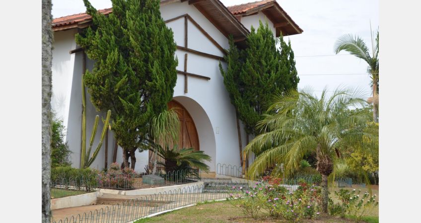 Capela mortuária pertence ao Município Capela mortuária pertence ao Município