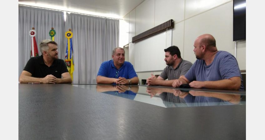 Presidente da Câmara e vice fazem primeira visita ao Executivo Presidente da Câmara e vice fazem primeira visita ao Executivo