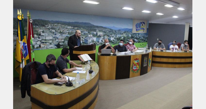 Sessão da Câmara aborda coleta de lixo em Taió Sessão da Câmara aborda coleta de lixo em Taió